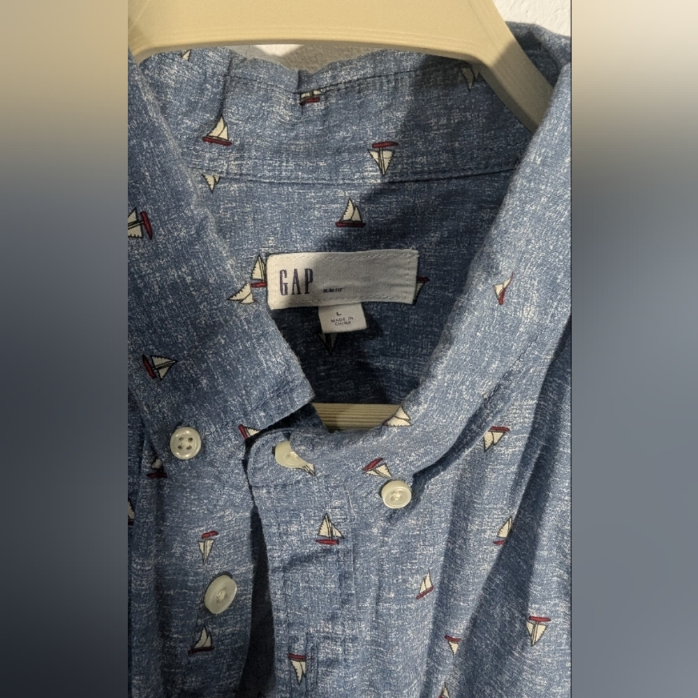 GAP Blue Sailboat Print Men's Slim Shirt